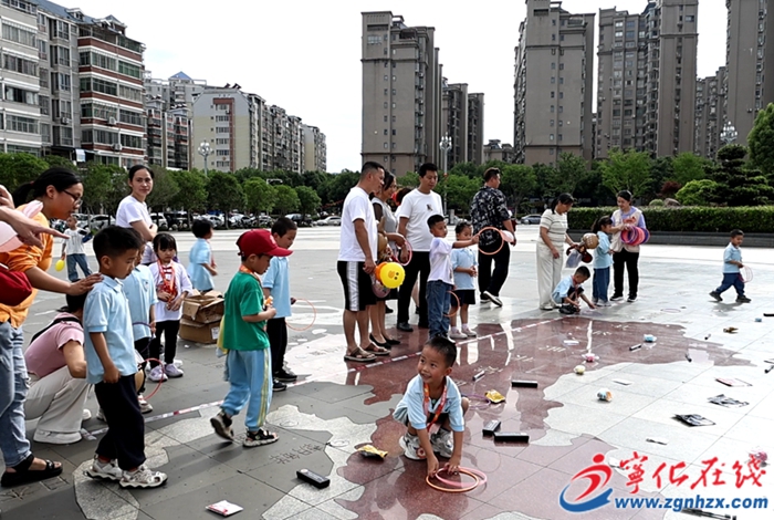 寧化開展“恒愛媽媽 為愛接‘勵(lì)’”親子健步行公益活動(dòng)