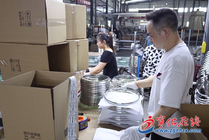 寧化：玻璃制品企業(yè) 忙生產(chǎn)趕訂單