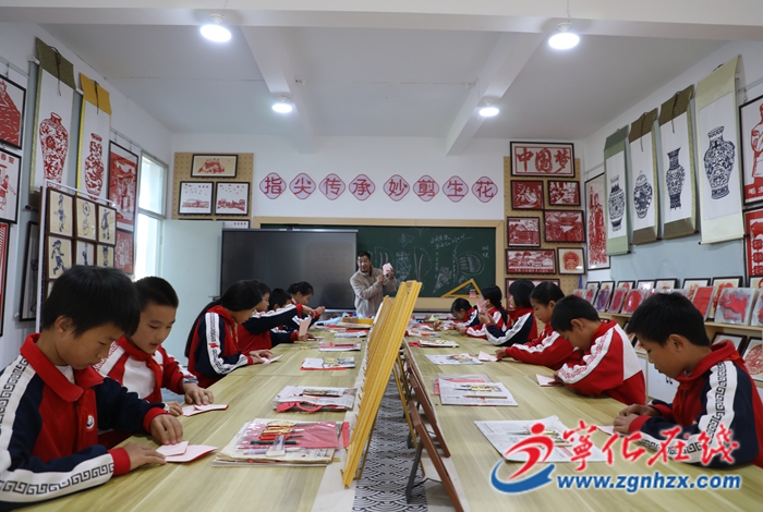 張仁鍛：把客家文化剪成美麗圖案