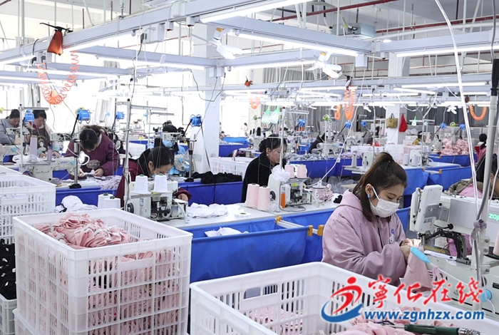 新春走基層 | 寧化縣澳維麗服飾：開足馬力忙生產 沖刺一季度開門紅