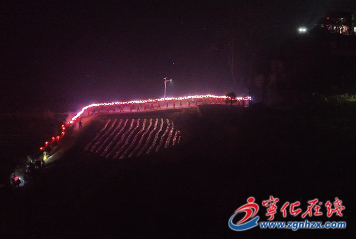 中沙鄉樓家村：舞起板凳龍 巡游鬧新春