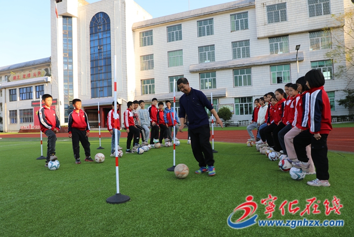 點(diǎn)亮鄉(xiāng)村少年足球夢(mèng)