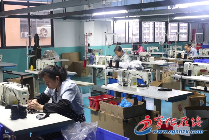 英華復材公司:訂單充足 產(chǎn)品暢銷國際市場