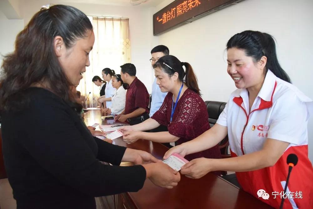 一盞臺燈，暖了寧化這些孩子和媽媽的心……