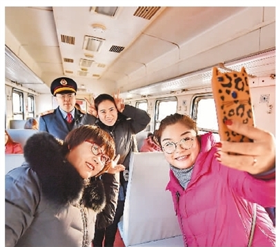 百年鐵路重新開行客運列車