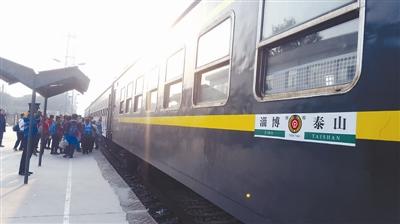 一列綠皮車，從歲月駛來