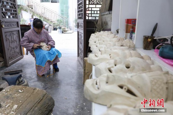 探訪貴州沿河土家儺堂戲面具制作工藝