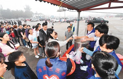 瓊州海峽滯留游客獲疏導