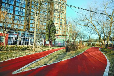 來廣營繁華路口擠出微公園