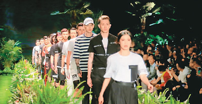 時(shí)尚小城引來世界游客