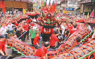 香港元朗舉行天后誕大巡游