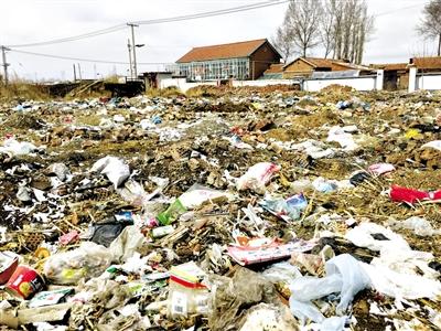 內(nèi)蒙古寧城遭垃圾圍村 鄉(xiāng)村振興亟須解決垃圾“擋道”