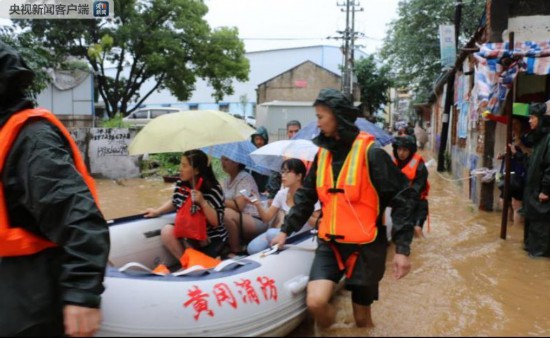湖北紅安突降暴雨 積水最深處達2米 水位不斷上漲
