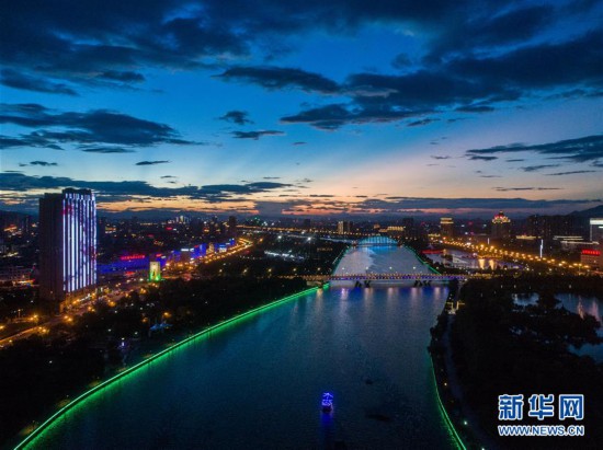 浙江東陽：扮靚城市夜景 打造城市新景觀