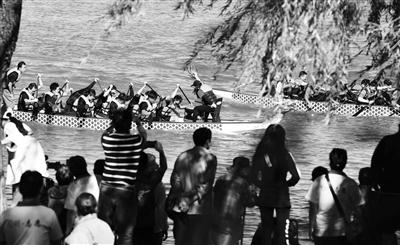 圓明園福海再現皇家龍舟競渡