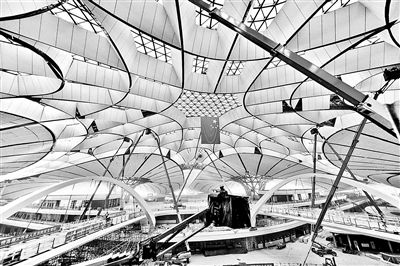 北京大興國際機場內裝修完成80% 地下一層可換乘高鐵地鐵