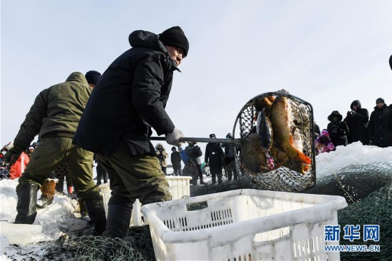 (社會)(4)內蒙古雪原上的冬捕