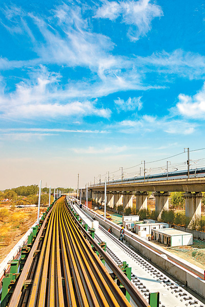 京雄城際鐵路開始鋪軌