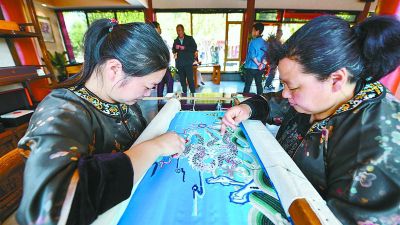 北京北海公園開張刺繡文創店