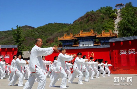 山鄉(xiāng)里的文化廟會(huì)