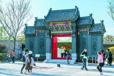 世園會(huì)山西大院花鼓迎客