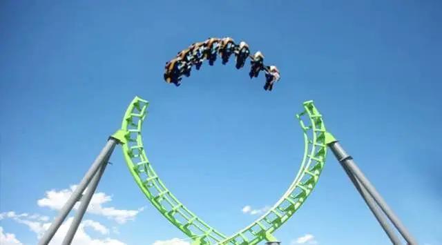 中國最“變態”的過山車，開到一半軌道斷開，設計師太厲害了！