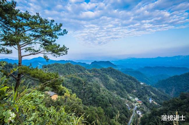安徽歙縣，有一個坐落在高山的千年古村，吸引著很多自駕愛好者