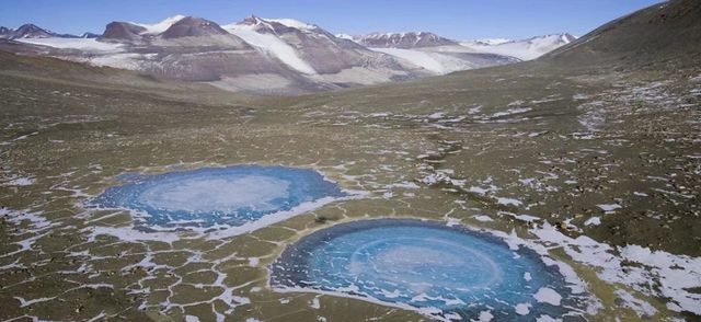 全球最大鹽漠：鹽層厚9000米，千年不長草、萬世無人煙